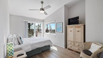Apartment, Mehrere Betten, Balkon, eingeschränkter Meerblick (Seafaring Sweet Dreams) | 2 Schlafzimmer, individuell dekoriert, individuell eingerichtet