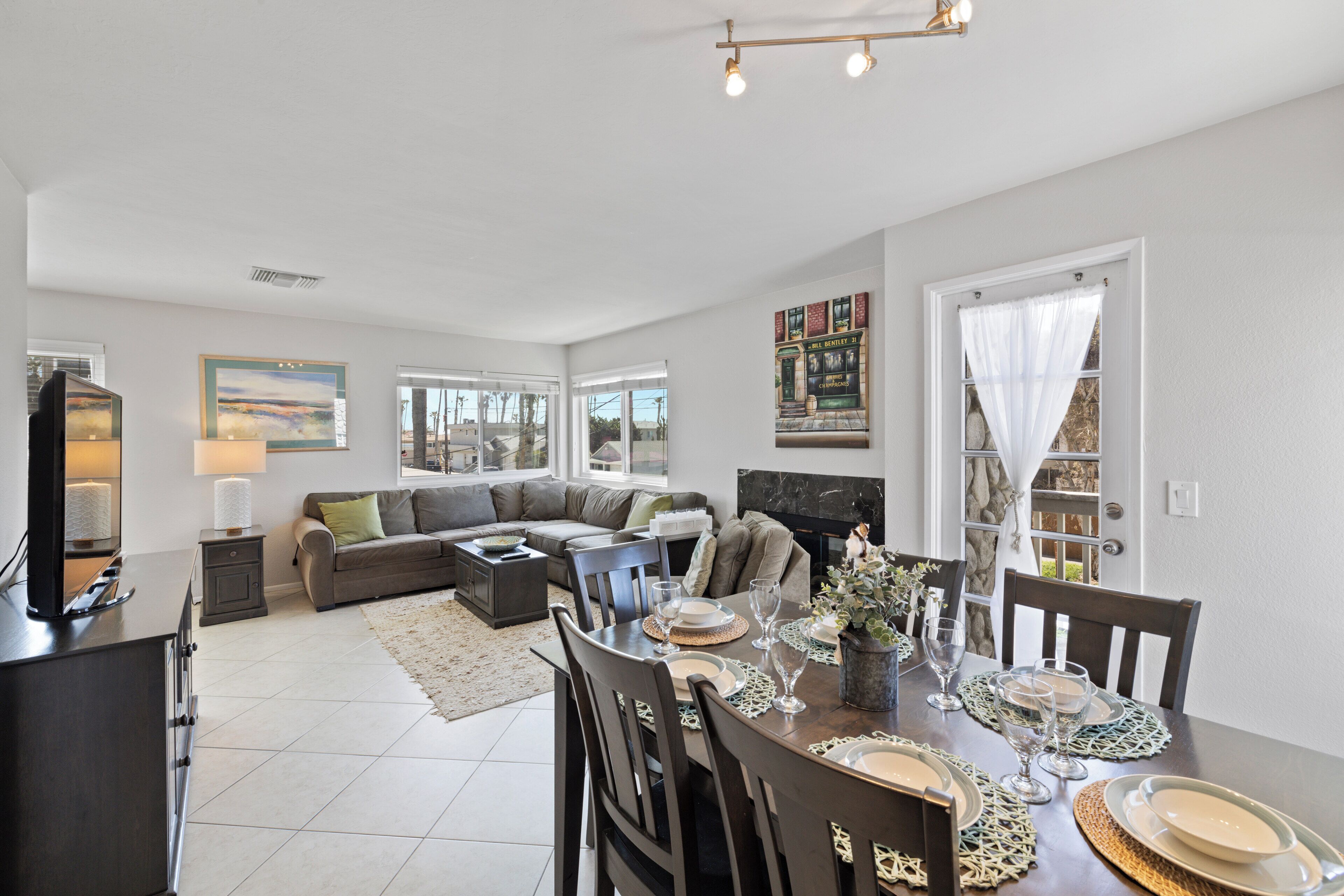 Condo, Multiple Beds, Balcony, Partial Ocean View (Seafaring Sweet Dreams) | In-room dining