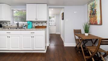 House, 1 King Bed with Sofa bed, Kitchen | Private kitchen | Fridge, microwave, oven, stovetop