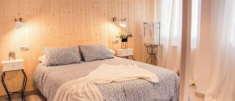 2 quartos, ferros/tábuas de passar roupa, Wi-Fi, roupa de cama