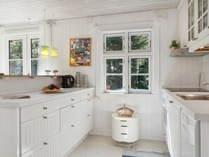 Køleskab, mikrobølgeovn, ovn, opvaskemaskine