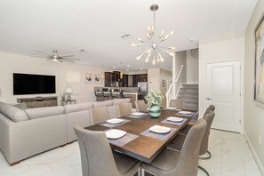 Dining - Seven Dwarfs Villa (Davenport)