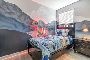 Hus - flera sängar - tillgång till pool - utsikt mot trädgården | 9 sovrum, individuell inredning, unika möbler och gratis wi-fi