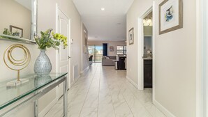 Casa, varias camas, acceso a la alberca, vista al jardín | Cocina privada | Cafetera y tetera, refrigerador, microondas y horno 