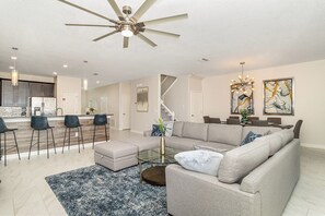 Living area - Seven Dwarfs Villa (Davenport)