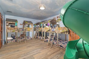 House, Multiple Beds, Pool Access, Garden View | 9 bedrooms, individually decorated, individually furnished, free WiFi - Seven Dwarfs Villa (Davenport)