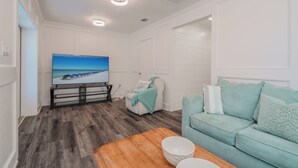 Ferienhaus, Küche | Wohnbereich | Fernseher