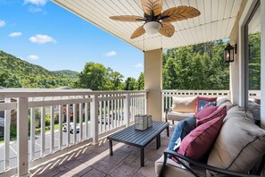 View from room - Shells Retreat - Amenities for the Whole Family! (Branson)