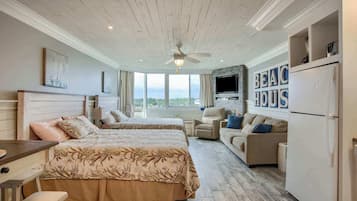 Studiosuite, 2 queensize-senger, spabadekar, hageutsikt | Individuelt dekorert, individuelt innredet og wi-fi (inkludert)