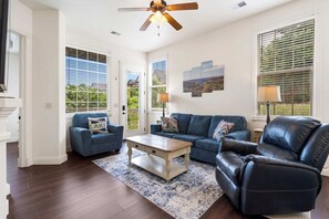 Condo, Multiple Beds, Balcony, Mountain View (Stone Cliff Relaxation) | Living area | 42-inch flat-screen TV with digital channels