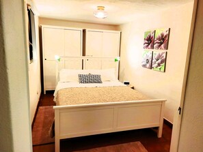 2 Schlafzimmer, Bügeleisen/Bügelbrett, kostenloses WLAN, Bettwäsche