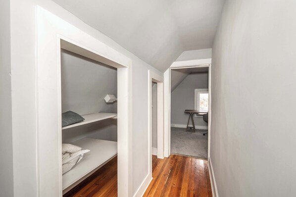 Condo, 1 Queen Bed, Kitchen | Interior