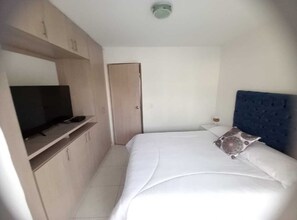 4 Schlafzimmer, Bügeleisen/Bügelbrett, WLAN, Bettwäsche