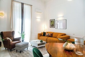 TV - The Marble House   Luxury Apartment in Naples (Napoli)