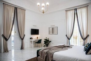 1 bedroom, WiFi - The Marble House   Luxury Apartment in Naples (Napoli)