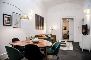Dining - The Marble House   Luxury Apartment in Naples (Napoli)