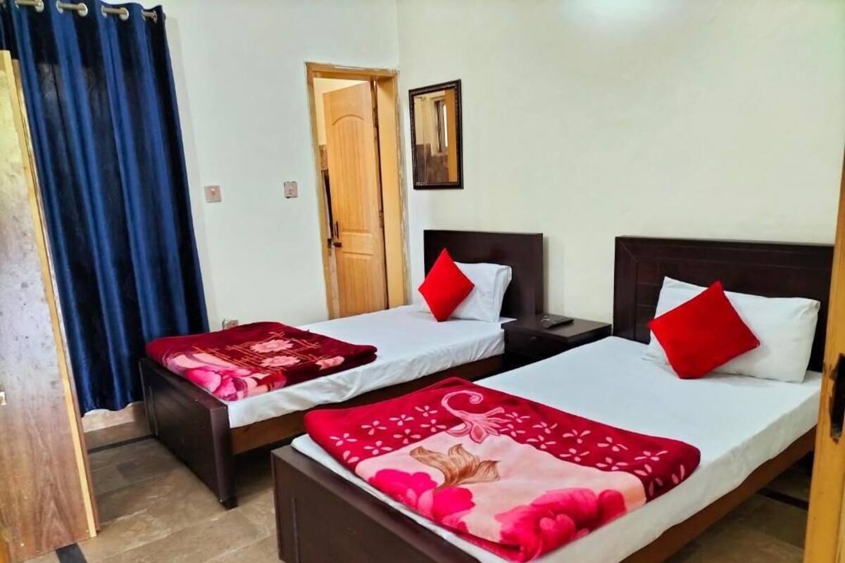 Deluxe Double or Twin Room | Soundproofing, iron/ironing board, free WiFi