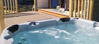 Cosy, Secluded Pod With Hot Tub in North Wales Within Easy Reach to Chester