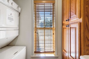 Condo, Multiple Beds, Balcony, Golf View (T Time Getaway) | Interior