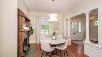 Rumah, Beberapa Tempat Tidur, dapur | Tempat makan