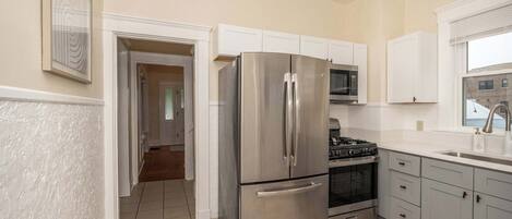House, Multiple Beds, Garden View (The Mariemont Cottage) | Private kitchen | Fridge, microwave