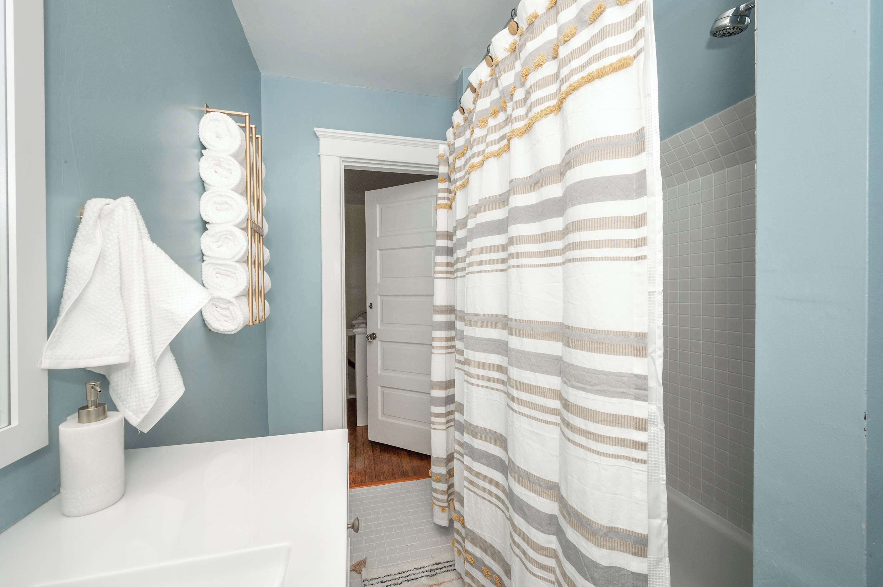 Towels, toilet paper