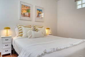 1 chambre, fer et planche à repasser, accès au Wi-Fi (inclus)