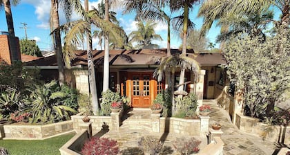 The Belmont Beach Bungalow Pool & Hot Tub!