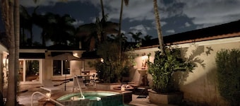 The Belmont Beach Bungalow Pool & Hot Tub!