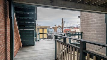 Condo, 2 Queen Beds, Kitchen | Terrace/patio