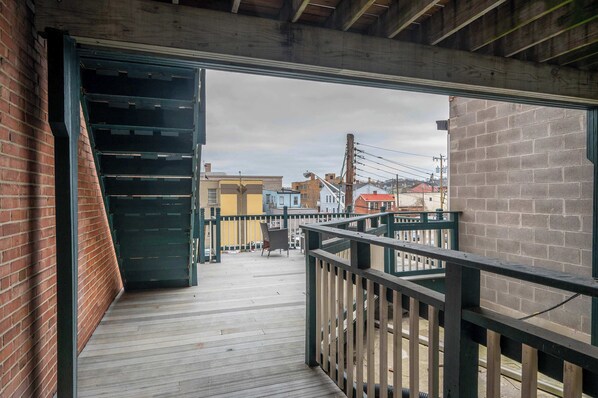 Condo, 2 Queen Beds, Kitchen | Terrace/patio