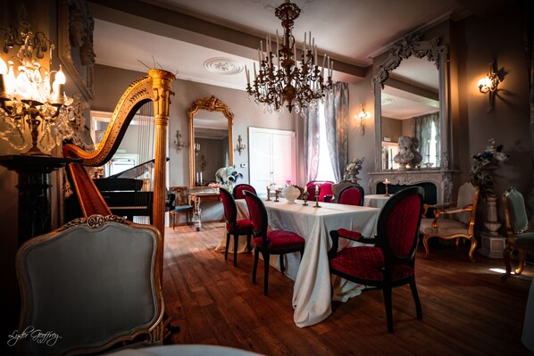 Interior - Le Domaine Du Château Blanc à 10 minutes de Pairi Daiza (Jurbise)