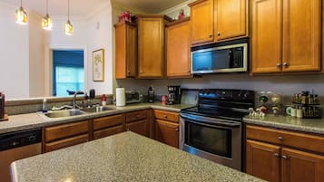Condo, 2 Queen Beds, Balcony, Garden View (Low Country Dawg House) | Private kitchen | Fridge, microwave, oven, stovetop