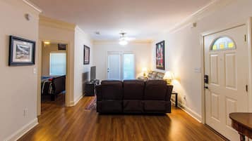 Condo, 2 Queen Beds, Balcony, Garden View (Low Country Dawg House) | Living area | 42-inch flat-screen TV with digital channels