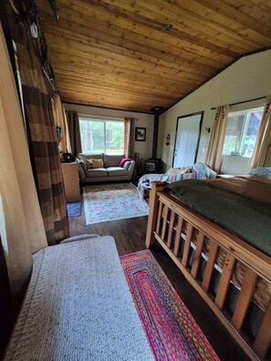 Bed sheets - Into the Woods Cabin - Rare, Remote, Relaxing. (Troy)