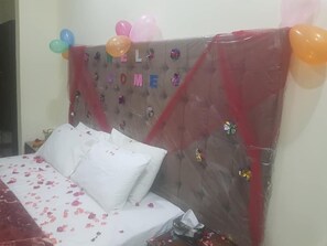 Deluxe Double Room | Soundproofing, iron/ironing board, free WiFi - Riveria The Edge Hotel (Balakot)