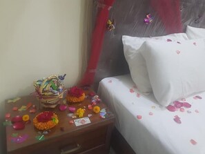 Deluxe Double Room | Soundproofing, iron/ironing board, free WiFi - Riveria The Edge Hotel (Balakot)