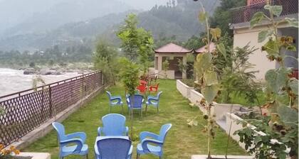 Riveria The Edge Hotel