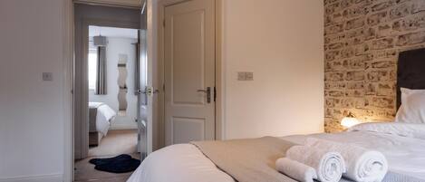 4 chambres, bureau, fer et planche à repasser, Wi-Fi gratuit