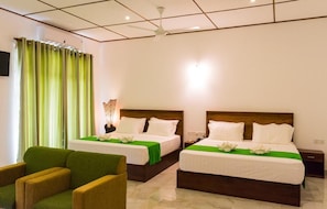 Phòng Suite Deluxe | Bộ đồ giường cao cấp, trang trí khác biệt