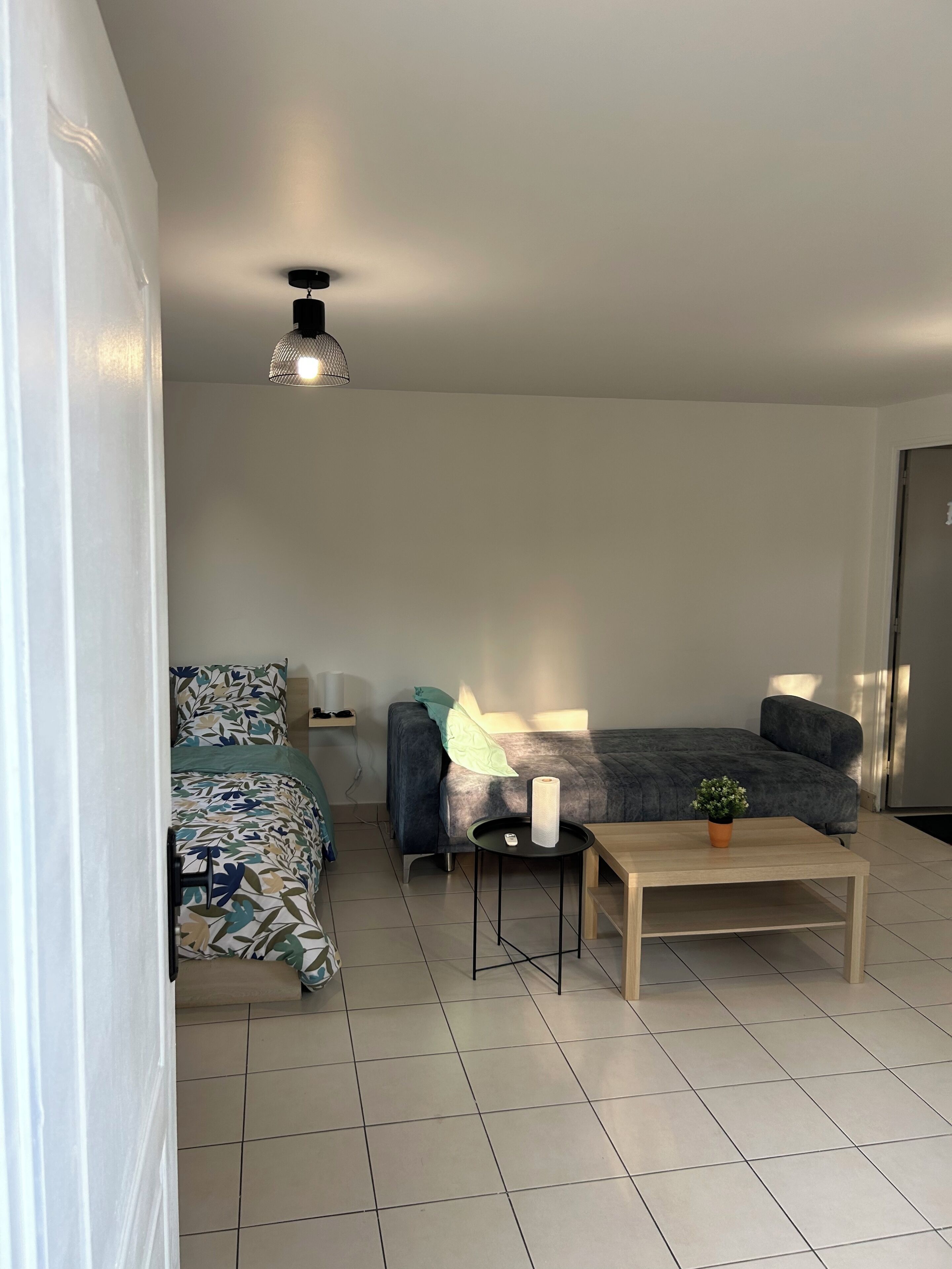 1 chambre, fer et planche à repasser, Wi-Fi gratuit, draps fournis