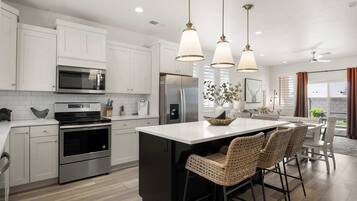 Townhome, Multiple Beds, Patio, Mountain View (The Ranch House) | Private kitchen | Fridge, microwave, oven, stovetop