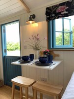 Standard Double Room, Non Smoking, Garden View | In-room dining