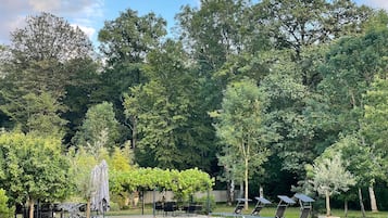 Lämmitetty uima-allas