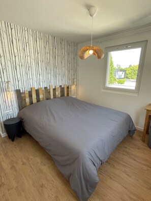 2 bedrooms, WiFi, bed sheets