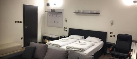 Superior Double Room | Desk, free WiFi