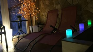 Manicures and pedicures, massages - Vulkan Wellness Panzio (Pecs)