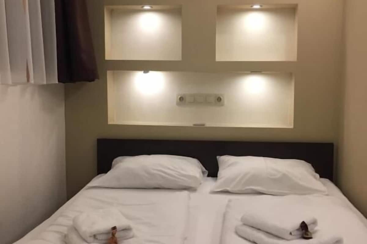 Standard Double or Twin Room | Desk, WiFi (free)