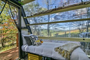 1 غرفة نوم وخدمة الإنترنت وملاءات أسرّة