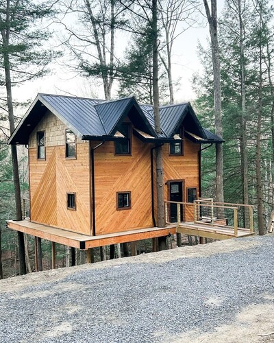 Tree House + Wi-Fi +kitchen +bathroom +2 bedrooms 